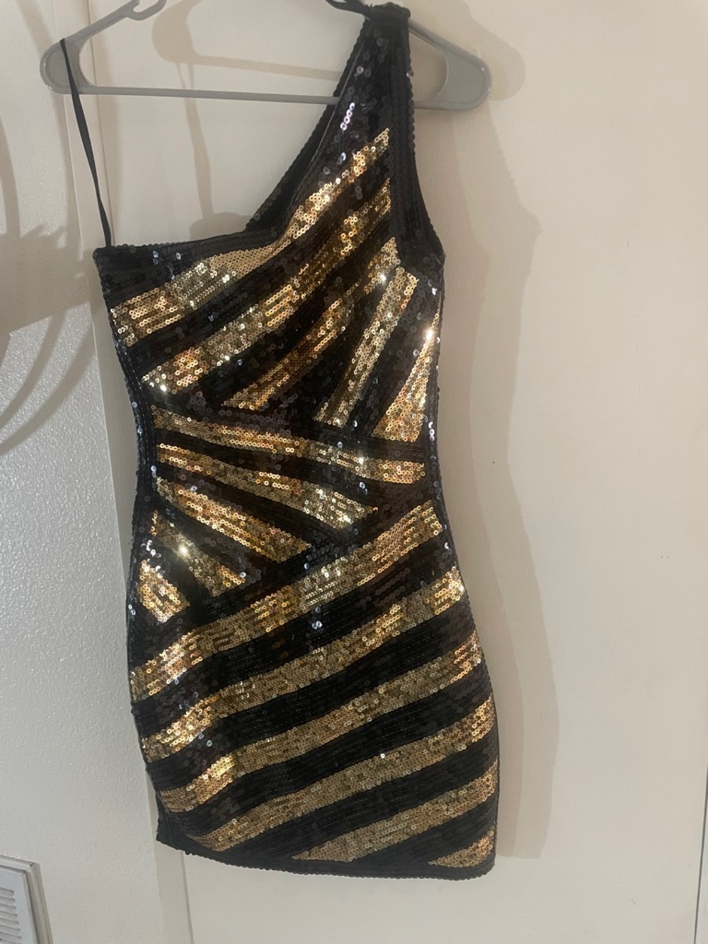 bebe Black Gold Sequin One Shoulder Bodycon Mini Dress Small - Picture 6 of 8